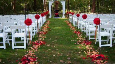 Dresses for an Outdoor Summer Wedding