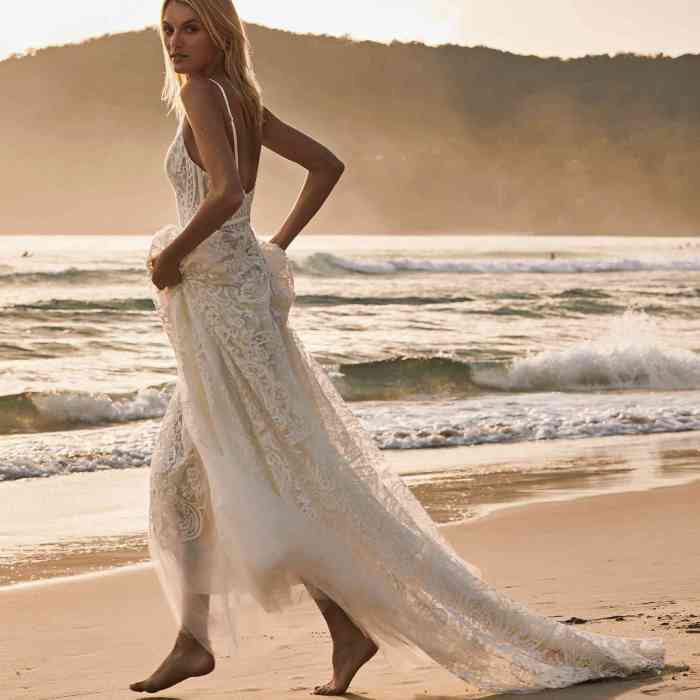 Wedding dresses for beach weddings